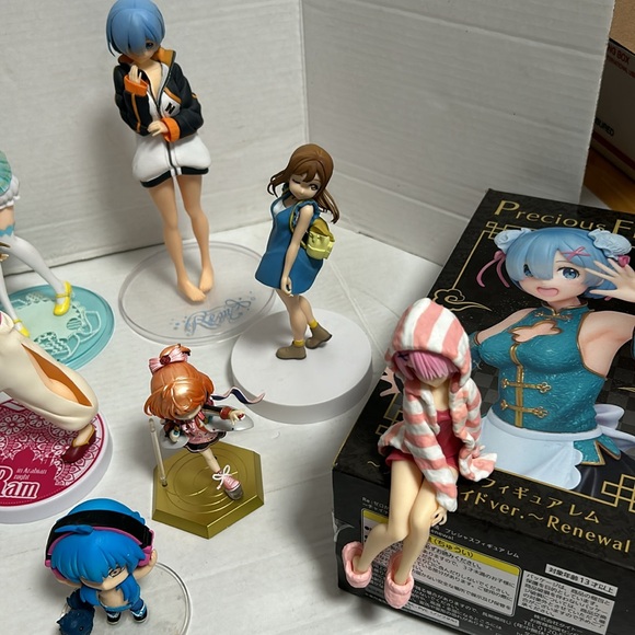 Lot of 12 Re:zero figurines - Picture 4 of 13